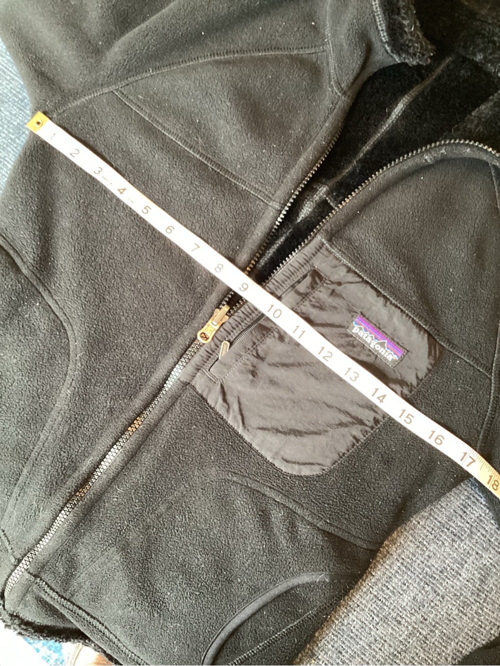 Patagonia Black Jacket with Multicolor Logo - Picture 4 of 9